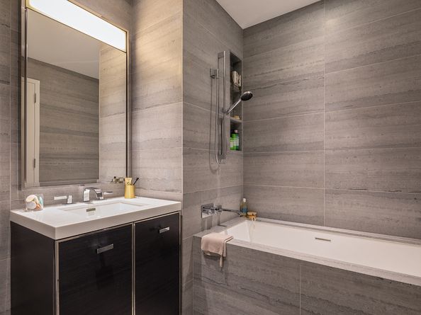 252 South Street 61L, New York NY 10002