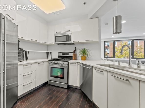 64-05 Yellowstone Boulevard 414, Queens NY 11375
