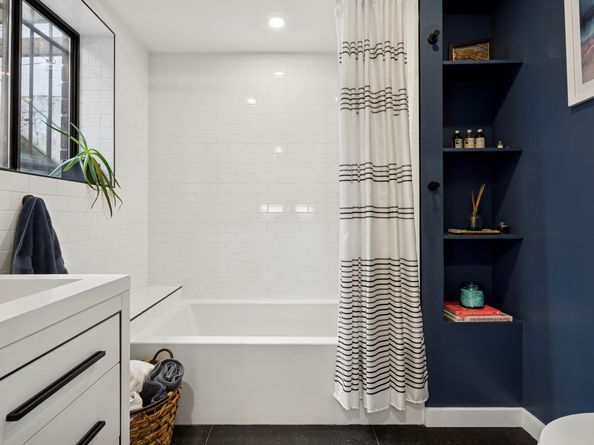 239 East 10th Street 1A, New York NY 10003