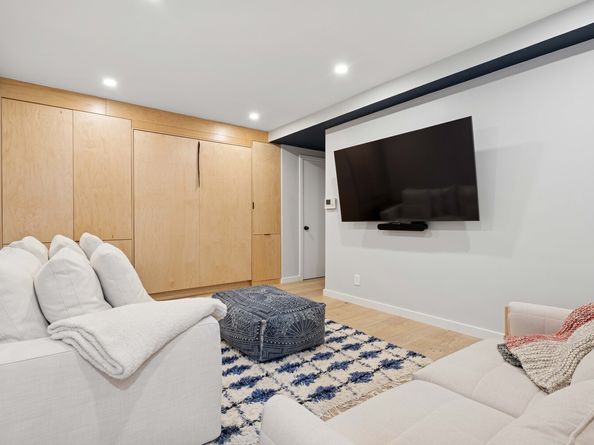 239 East 10th Street 1A, New York NY 10003