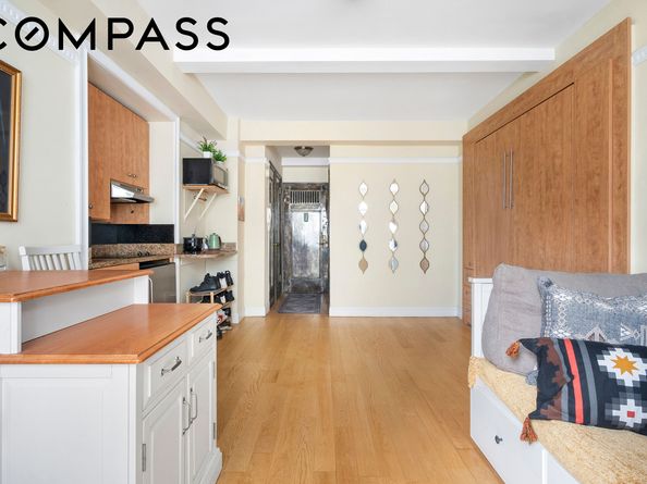 25 Tudor City Place 922, New York NY 10017