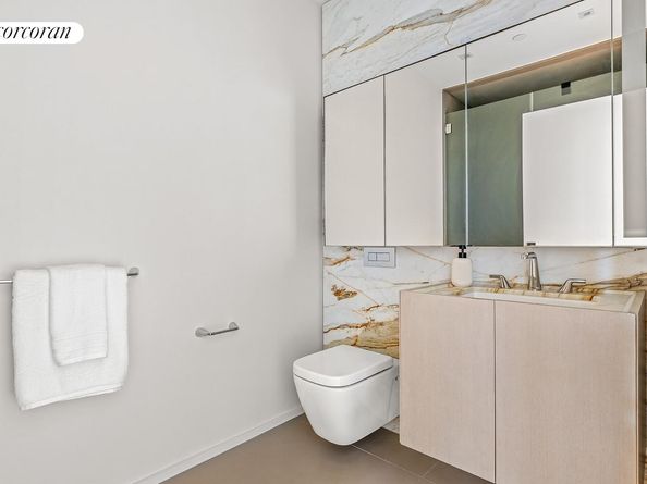 121 East 22nd Street N402, New York NY 10010