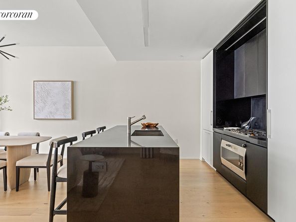 121 East 22nd Street N402, New York NY 10010