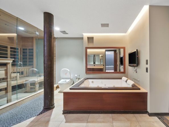 345 West 13th Street 2E, New York NY 10014