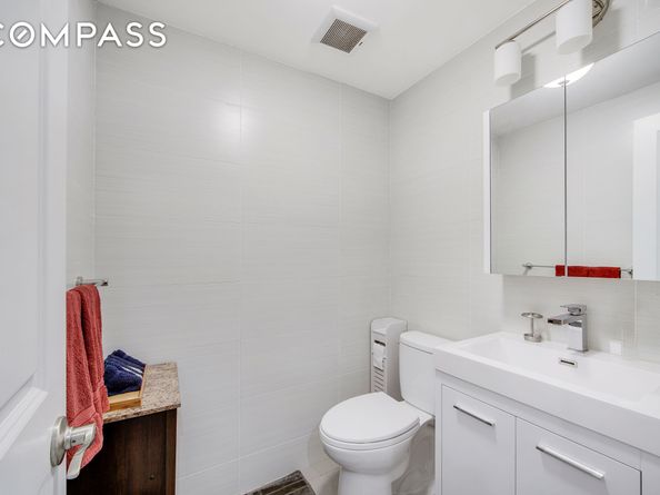 27-34 27th Street 1B, Queens NY 11102