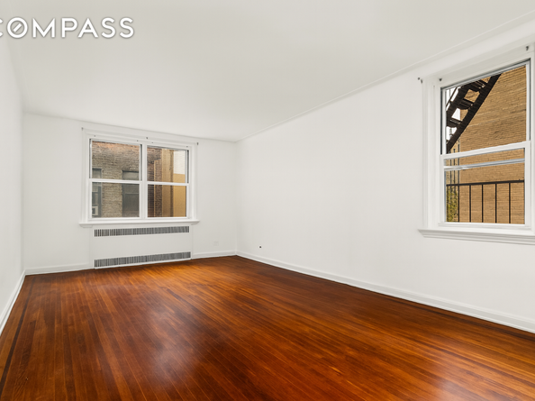 310 West 55th Street 4K, New York NY 10019