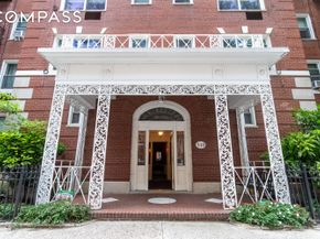 310 West 55th Street 4K, New York NY 10019