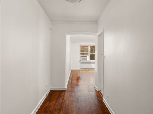 310 West 55th Street 4K, New York NY 10019