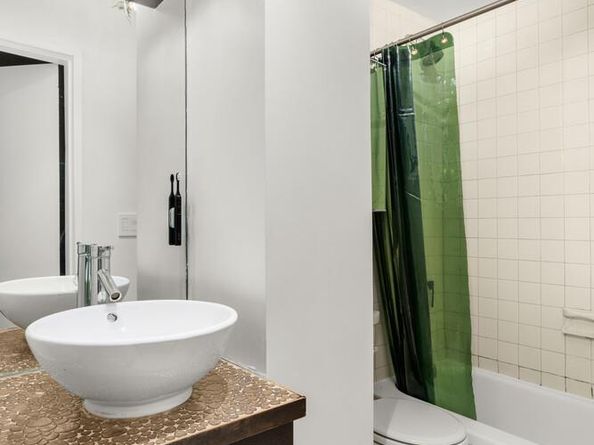 207 East 21st Street 3B, New York NY 10010