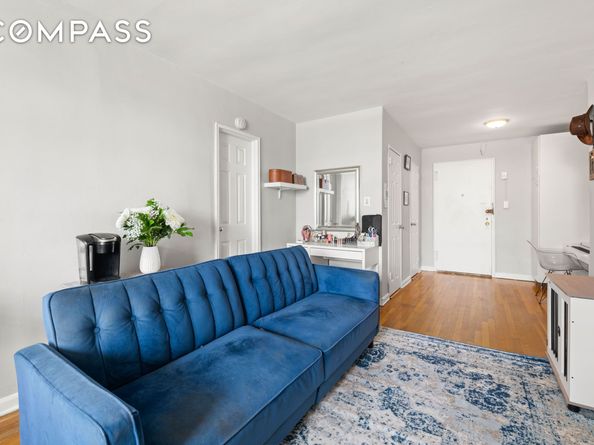 46-01 39th Avenue 509, Queens NY 11104