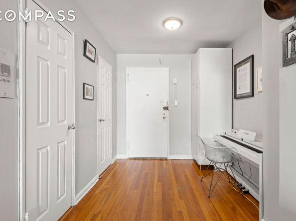 46-01 39th Avenue 509, Queens NY 11104