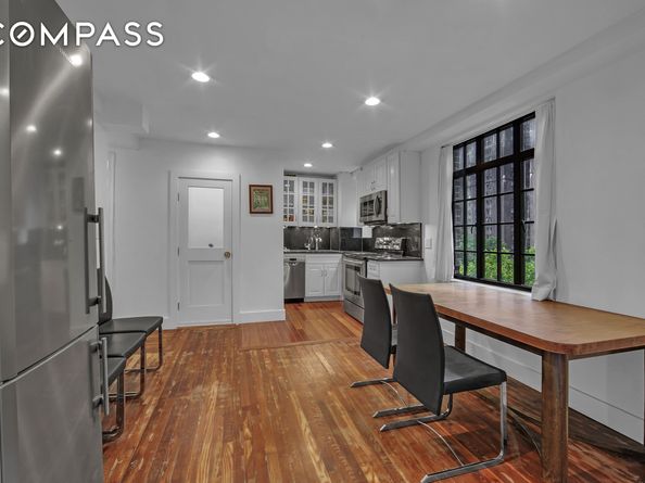 320 East 42nd Street 918, New York NY 10017