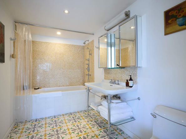 240 East 10th Street 8A, New York NY 10003