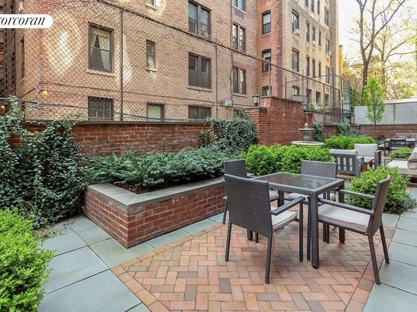 18 West 70th Street 8C, New York NY 10023