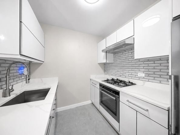4-74 48th Avenue 35E, Queens NY 11109