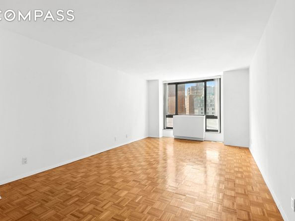 1 Irving Place U10C, New York NY 10003