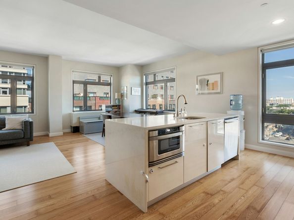 11-02 49th Avenue 8A, Queens NY 11101