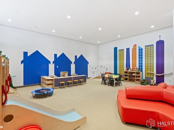 11-02 49th Avenue 8A, Queens NY 11101