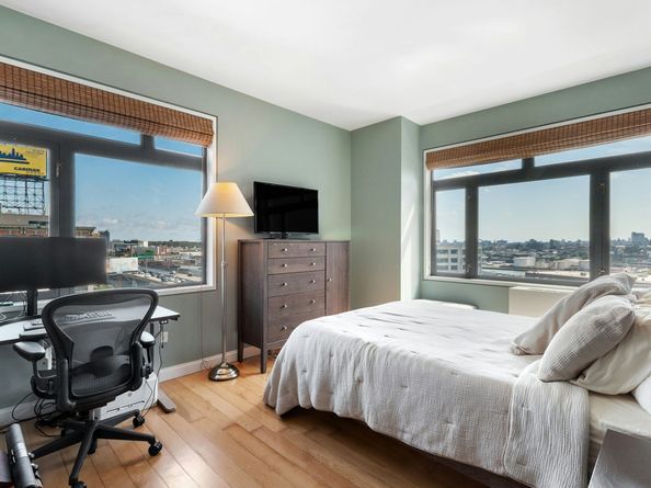 11-02 49th Avenue 8A, Queens NY 11101