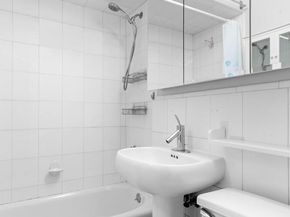 301 East 22nd Street 8R, New York NY 10010