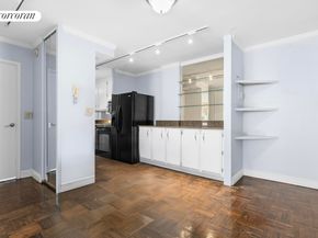 301 East 22nd Street 8R, New York NY 10010
