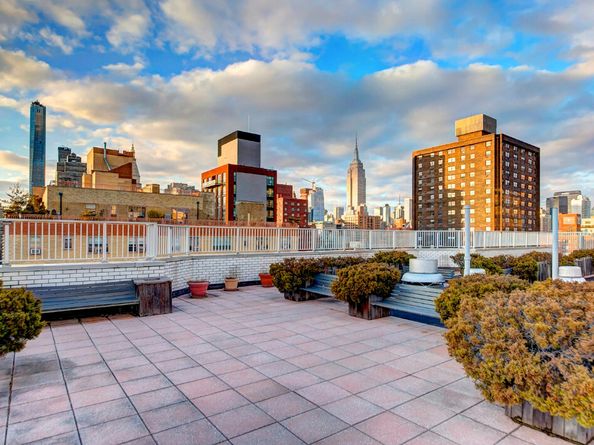301 East 22nd Street 8R, New York NY 10010