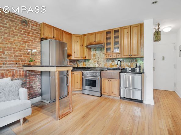 220 East 82nd Street 4RW, New York NY 10028