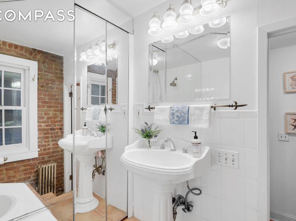 220 East 82nd Street 4RW, New York NY 10028