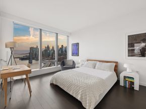 252 South Street 25D, New York NY 10002