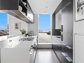 252 South Street 25D, New York NY 10002