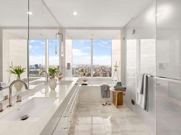 200 Amsterdam Avenue 27C, New York NY 10024