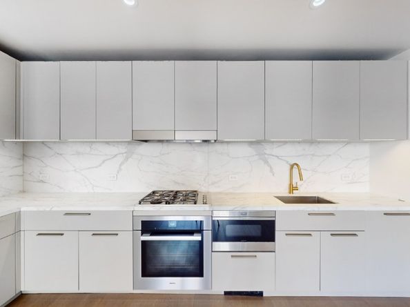 305 East 51st Street RU5A, New York NY 10022