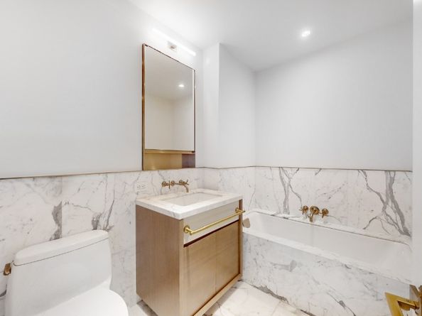 305 East 51st Street RU5A, New York NY 10022