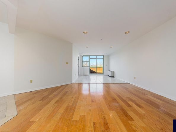 19-19 24th Avenue L607, Queens NY 11102