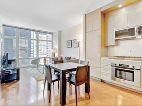 1600 Broadway 17E, New York NY 10019