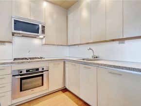 1600 Broadway 17E, New York NY 10019