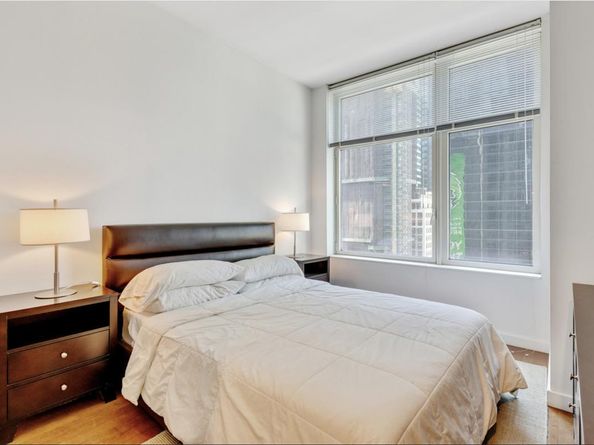 1600 Broadway 17E, New York NY 10019