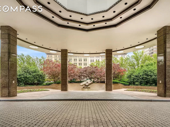 330 East 38th Street 26F, New York NY 10016