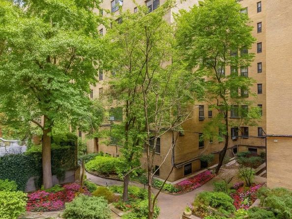 433 East 51st Street 2F, New York NY 10022