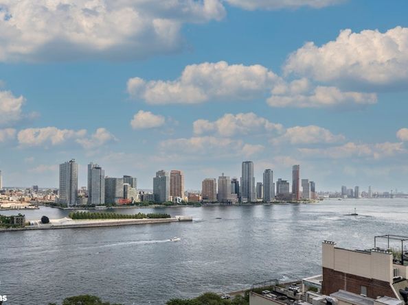 433 East 51st Street 2F, New York NY 10022