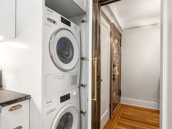 433 East 51st Street 2F, New York NY 10022