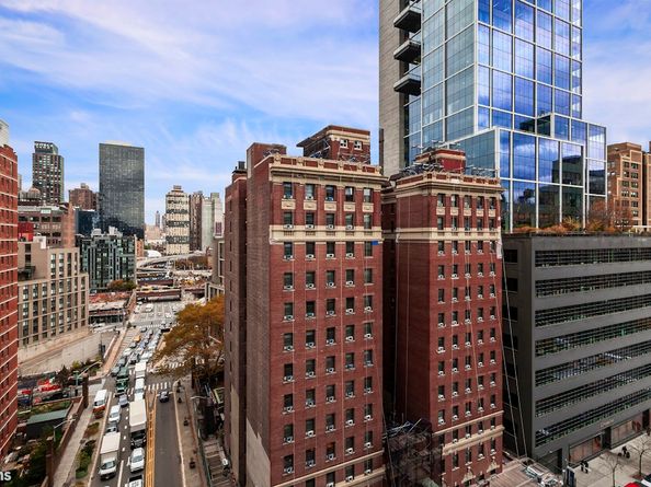 430 West 34th Street 15E, New York NY 10001