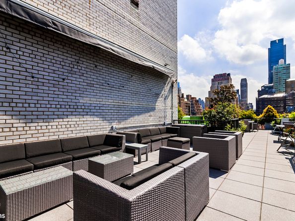 430 West 34th Street 15E, New York NY 10001