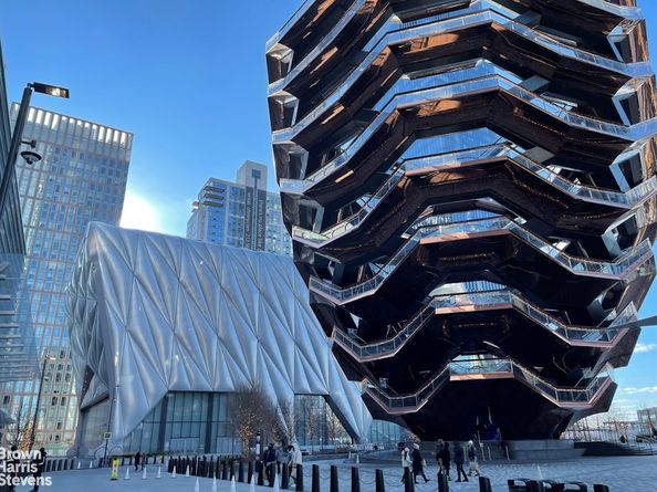 430 West 34th Street 15E, New York NY 10001