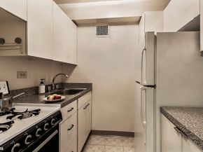 430 West 34th Street 15E, New York NY 10001