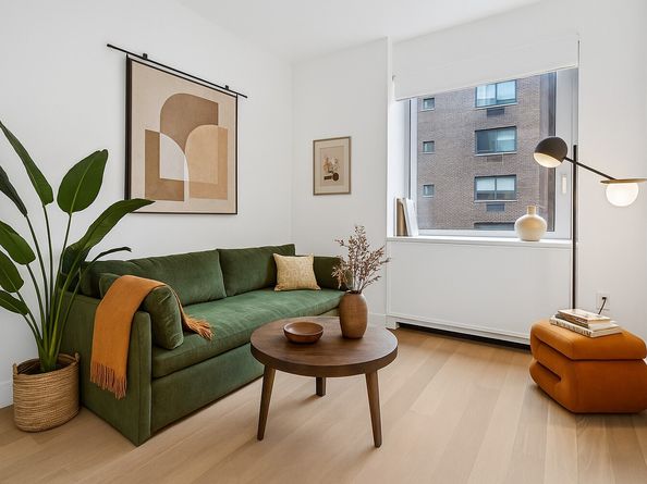 212 West 72nd Street 8A, New York NY 10023