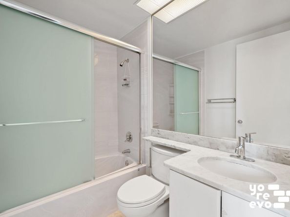 300 East 85th Street 2405, New York NY 10028