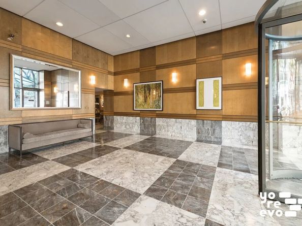 300 East 85th Street 2405, New York NY 10028