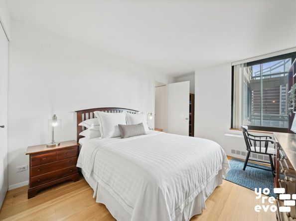 300 East 85th Street 2405, New York NY 10028