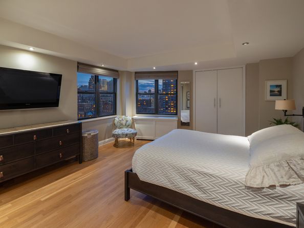 200 East 74th Street 21A, New York NY 10021